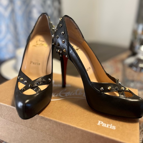 NAPA STUD GREEN CHRISTIAN LOUBOUTIN NEW IN BOX SIZE 371/2 - Picture 2 of 12